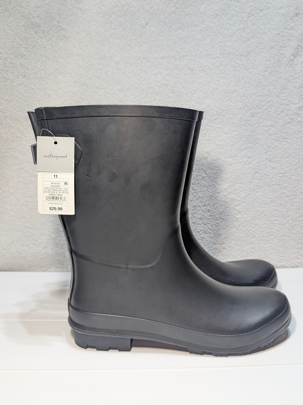 a new day Women's 11 Black Waterproof Rubber Rain Boots Sock Lining NEW